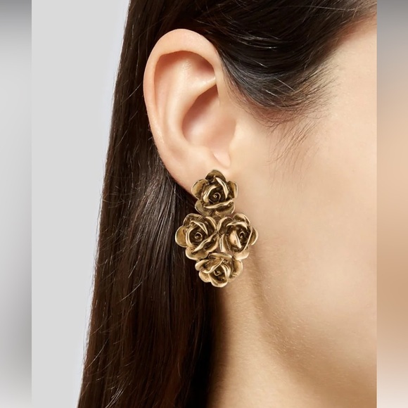 Oscar de la Renta earrings - Picture 2 of 4